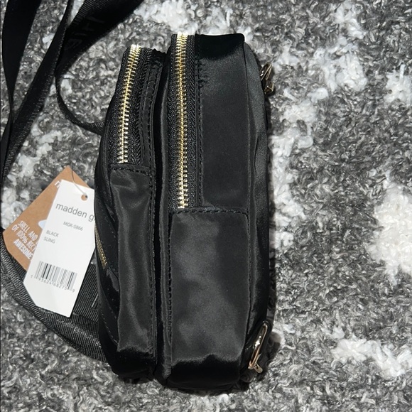 NWT Madden Girl Black Sling Crossbody Bag - Picture 3 of 7